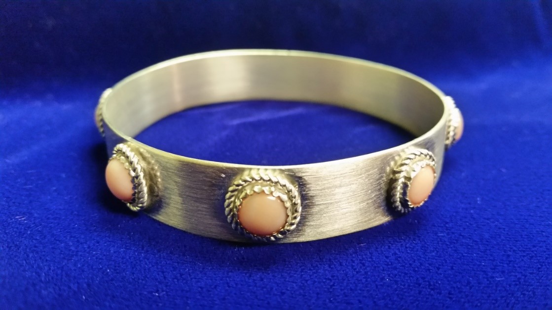 Metallic bracelet